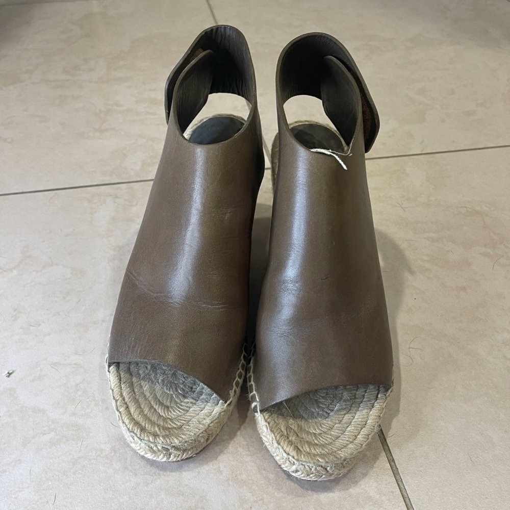 Celine Shoes - Picture 2 of 7